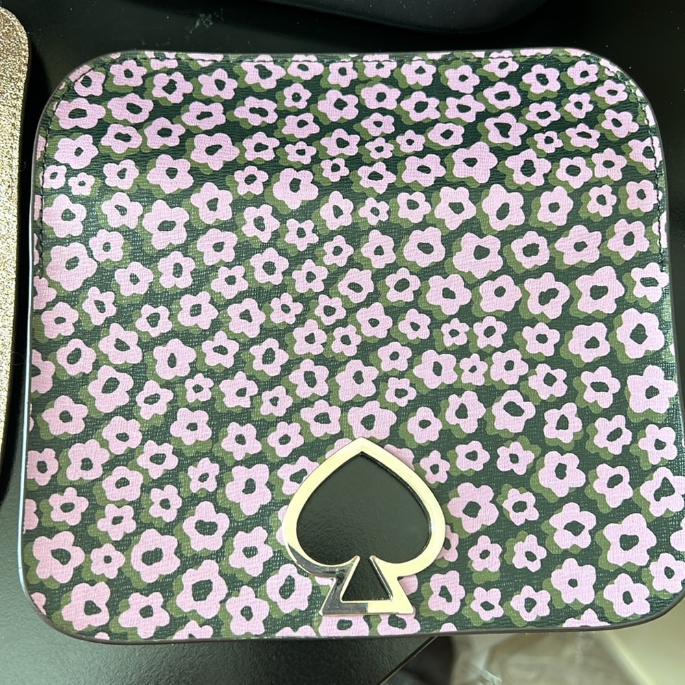 Kate Spade Make It Mine Set - Crossbody, 3 Covers, 1 Turnlocks - Picture 4 of 14